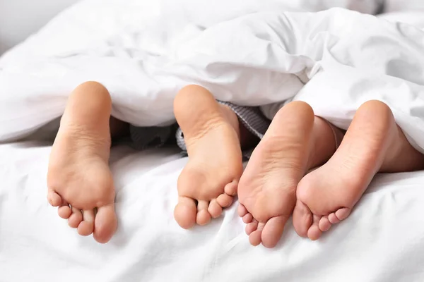 Legs Young Couple Lying Blanket Bed — Stock Photo, Image