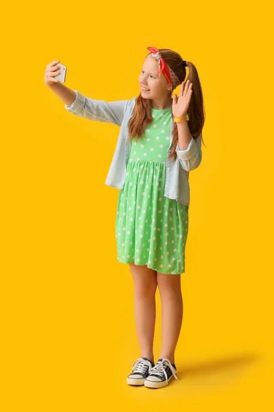 Cute Redhead Girl Taking Selfie Color Background — Stock Photo, Image