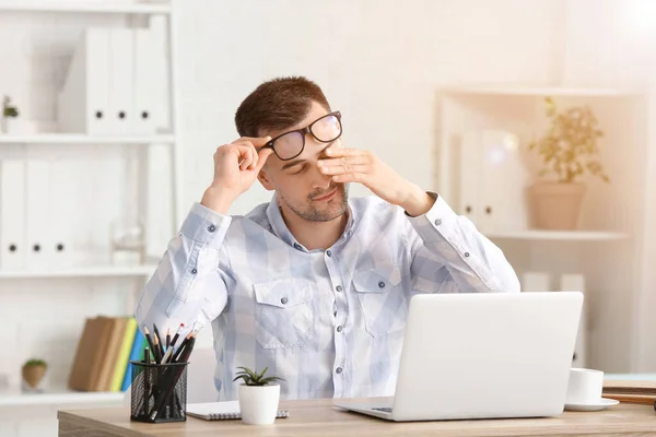 What to Know About Computer Eye Strain? | Stock Photo