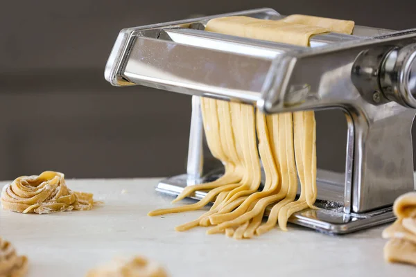 Preparing Pasta Machine Kitchen Table — Stock Photo, Image