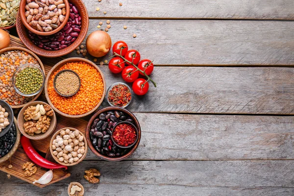 Different Raw Legumes Spices Table — Stock Photo, Image