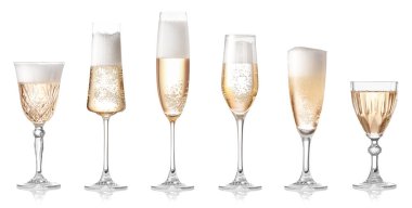 Beyaz arka planda lezzetli şampanya kadehleri