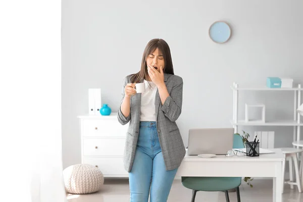 Young Woman Suffering Sleep Deprivation Office — Stock Photo, Image