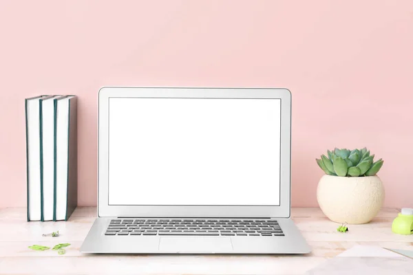 Modern Laptop Table Room — Stock Photo, Image