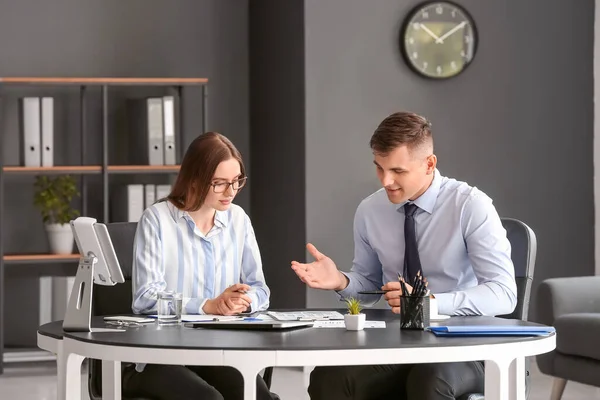 Young Business People Working Office — Stock Photo, Image