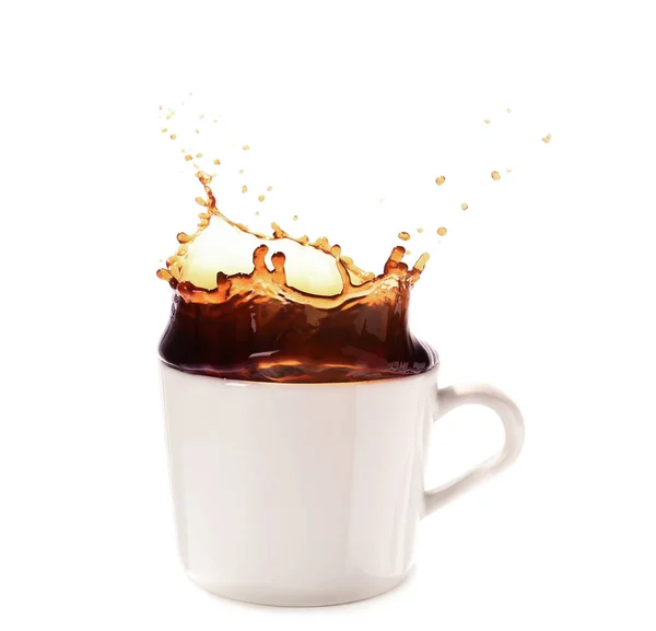 白い背景にスプラッシュとホットコーヒーのカップ — ストック写真