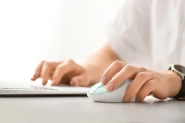 Woman Using Mouse While Working Computer Table Closeup — Stock Photo, Image