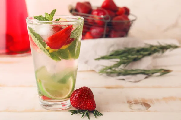 Glass Fresh Strawberry Lemonade Table — Stock Photo, Image