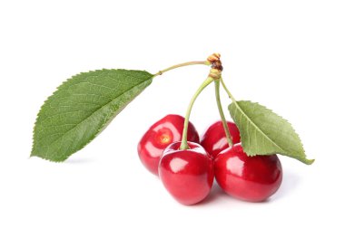 Beyaz arka planda tatlı kiraz