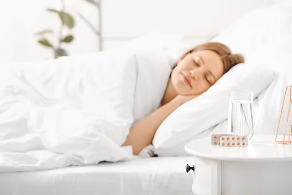 Sleeping Pills Table Bedroom Young Woman — Stock Photo, Image