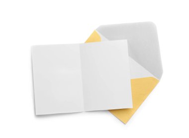Beyaz arkaplanda zarf olan boş kart