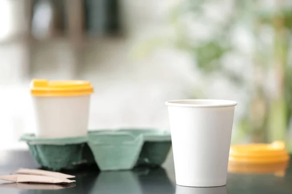 Afhaalkoffie Kopjes Koffie Tafel Kamer — Stockfoto