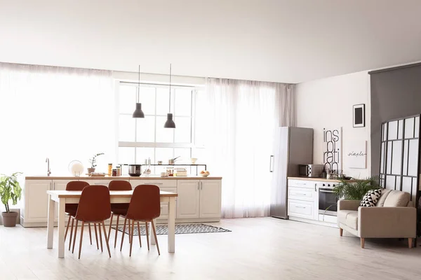 Elegante Interior Cocina Moderna Con Mesa Comedor — Foto de Stock