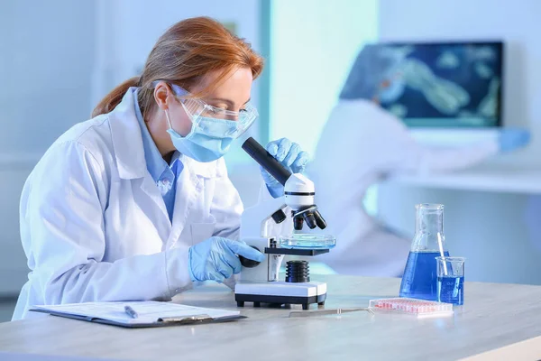 Scientist Working Microscope Laboratory — Stock Photo, Image
