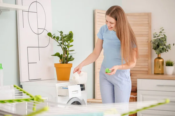 Young Woman Doing Laundry Home — Stock Photo, Image