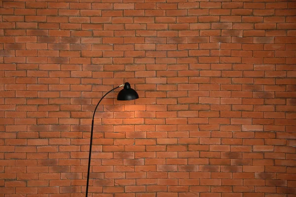 Lampada Moderna Vicino Muro Mattoni — Foto Stock