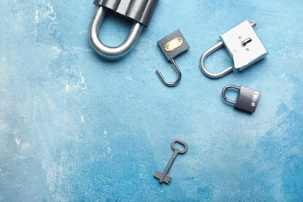 Key Locks Color Background — Stock Photo, Image