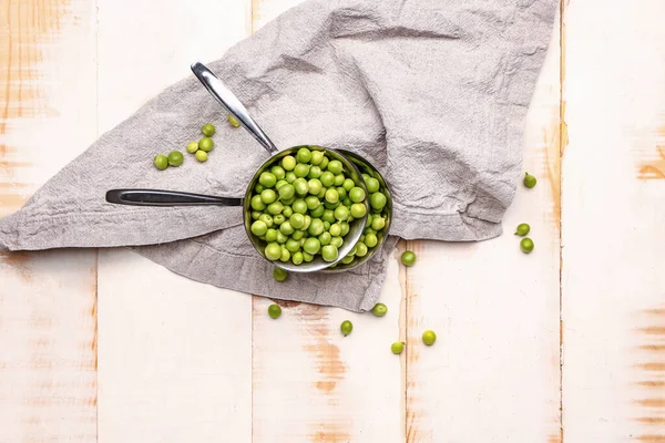 Sabrosos Guisantes Frescos Mesa — Foto de Stock