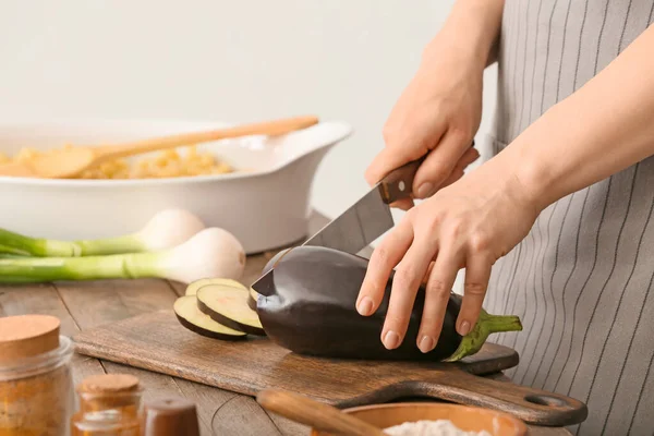 Woman Preparing Tasty Pasta Baking Dish Table — Stock Photo, Image