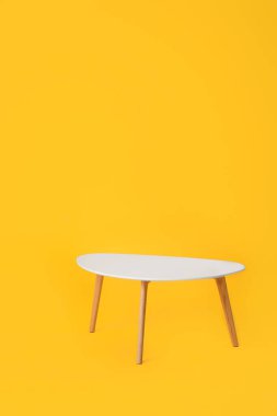 Renk arkaplanındaki tabloyu biçimlendir