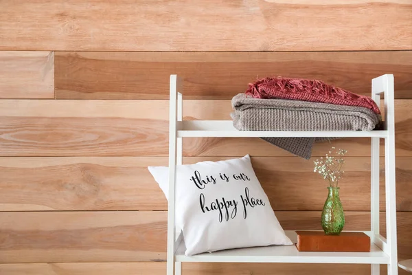 Shelving Unit Plaids Pillow Decor Wooden Wall — Stock Photo, Image