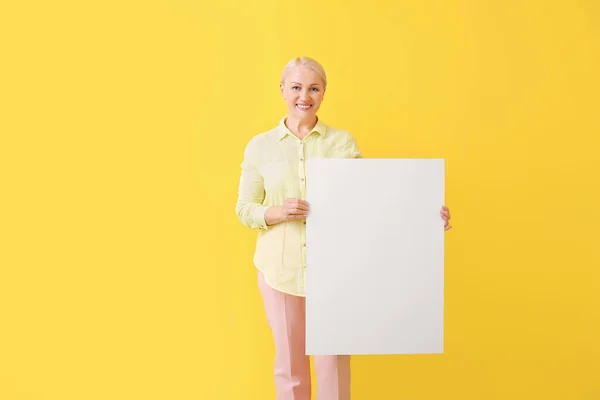 Mature Woman Blank Poster Color Background — Stock Photo, Image