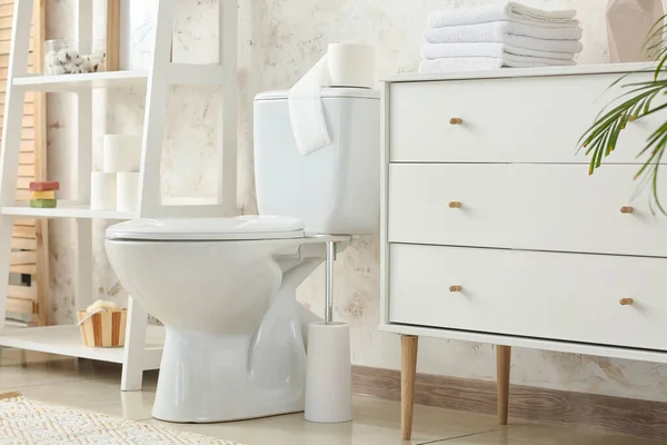 Mangkuk Toilet Modern Dalam Kamar Kecil — Stok Foto