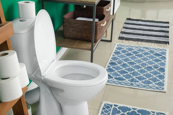 Mangkuk Toilet Modern Dalam Kamar Kecil — Stok Foto