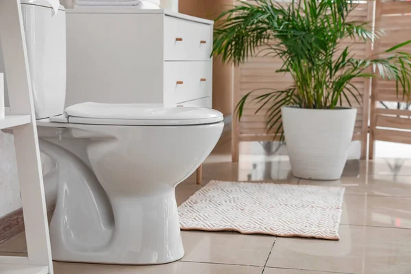 Mangkuk Toilet Modern Dalam Kamar Kecil — Stok Foto