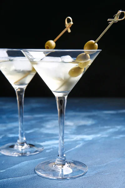 Szklanki Smacznego Koktajlu Martini Stole — Zdjęcie stockowe