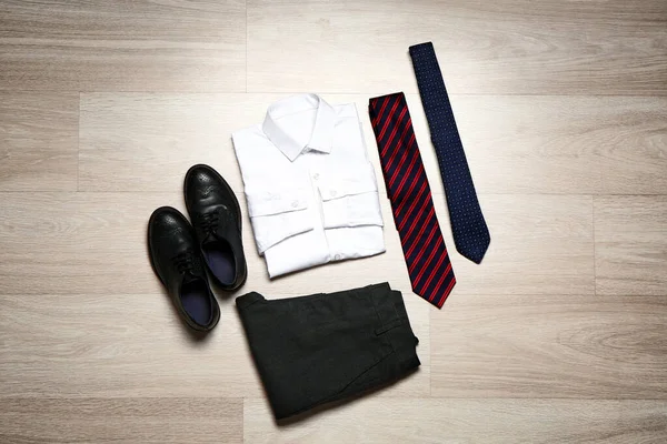 Stijlvol Schooluniform Houten Achtergrond — Stockfoto