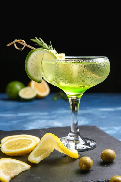 Copo Saboroso Coquetel Martini Mesa — Fotografia de Stock