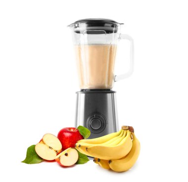 Sağlıklı meyve suyu ve beyaz arka planda meyveler ile karıştırıcı