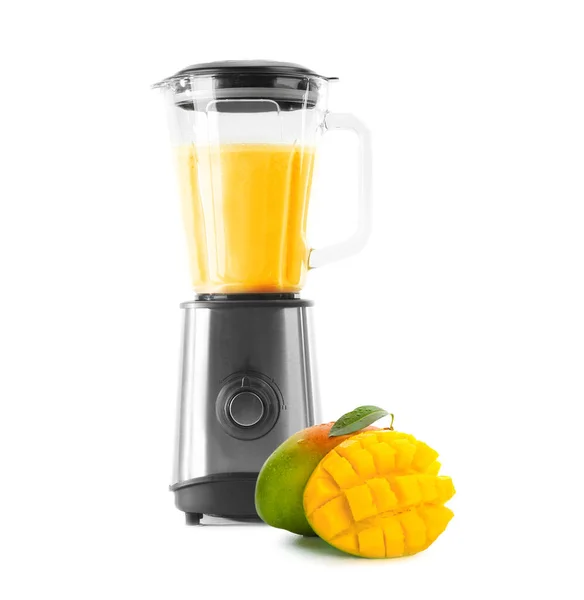 Míchačka Zdravým Smoothie Mango Ovoce Bílém Pozadí — Stock fotografie