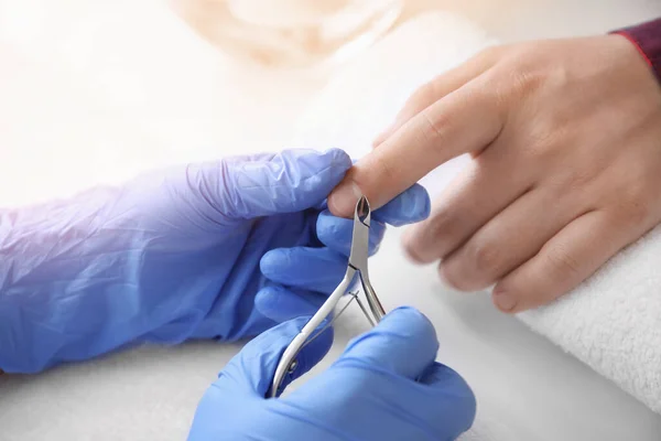 Manicure Master Working Male Client Beauty Salon Closeup — Stock Photo, Image