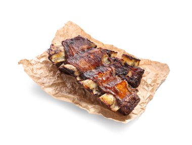 Beyaz arka planda lezzetli sığır kaburgaları