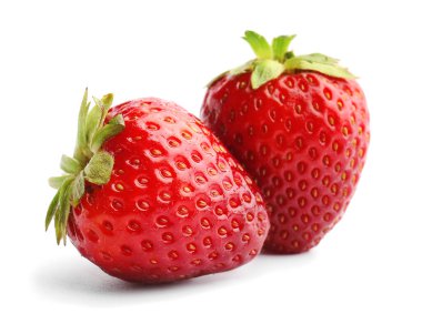 Beyaz arka planda taze olgun çilek.