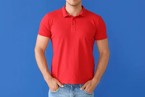 Junger Mann Stylischen Shirt Auf Farbigem Hintergrund — Stockfoto