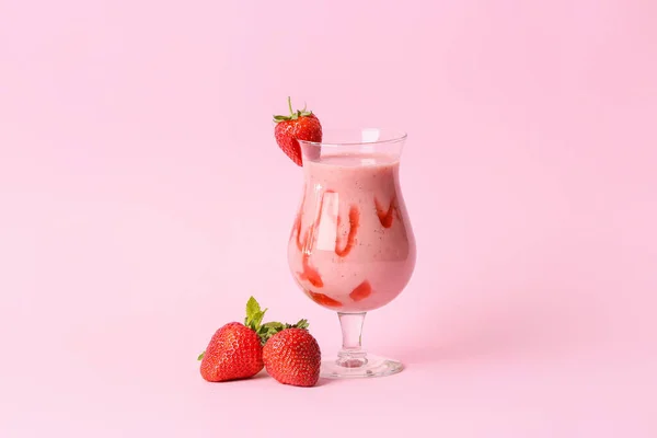 Glass Tasty Strawberry Smoothie Color Background — Stock Photo, Image
