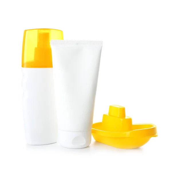 Sunscreen Cream Beach Sand Toy White Background — Stock Photo, Image