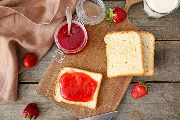 Board Tasty Strawberry Jam Bread Table — Stock Photo, Image