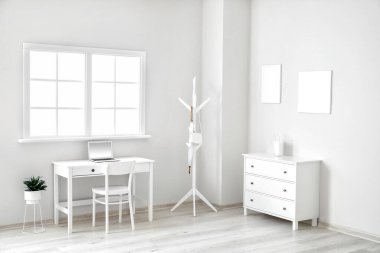 Modern ışık odasının şık iç tasarımı