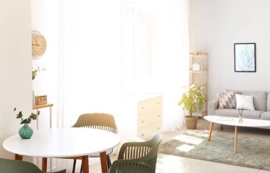 Modern stil odasının içi.