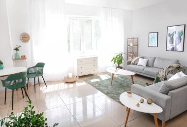 Modern stil odasının içi.