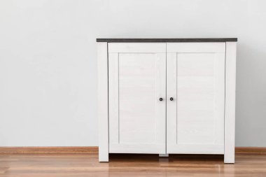 Modern dolap aydınlatma odasında