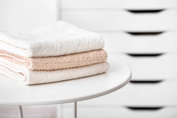 Clean Towels Table Bathroom — Stock Photo, Image