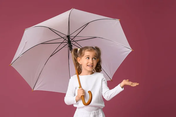 Menina Bonito Com Guarda Chuva Fundo Cor — Fotografia de Stock