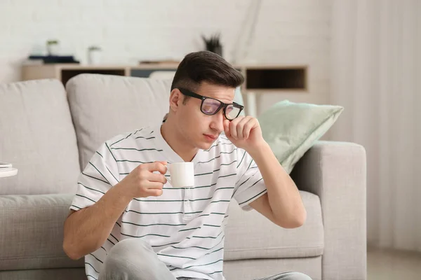 Joven Que Sufre Privación Del Sueño Con Una Taza Café —  Fotos de Stock