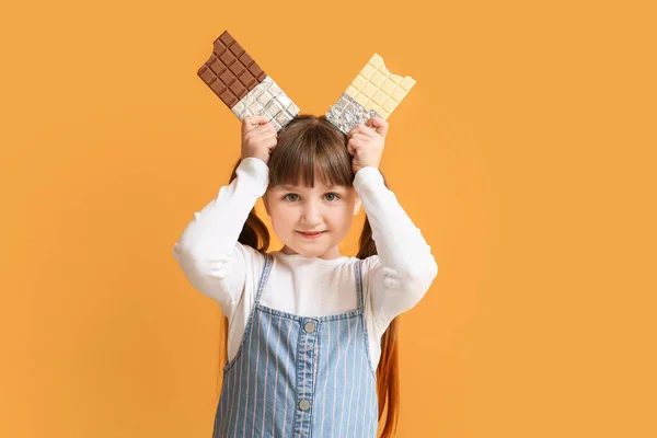Renkli Çikolatalı Tatlı Komik Kız — Stok fotoğraf