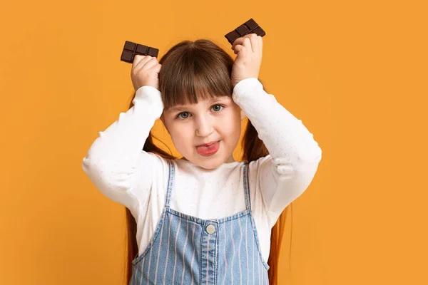 Cute Funny Girl Chocolate Color Background — Stock Photo, Image